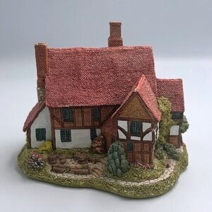 Lilliput Lane Crown Inn Miniature Cottage Handmade Cumbria United Kingdom 1980's